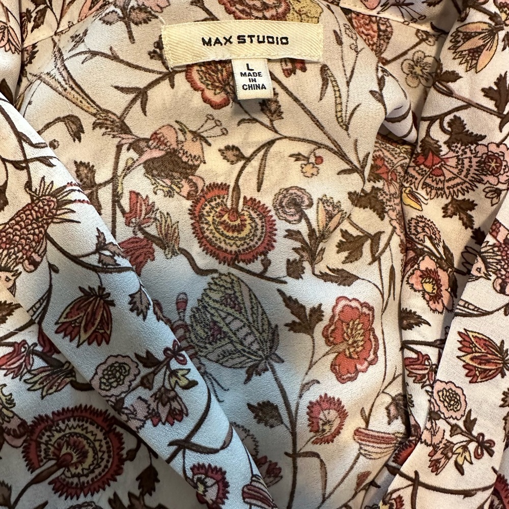 Max Studio blouse - Picture 2 of 2